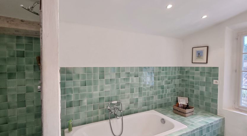 Photo of Champagne & Olive