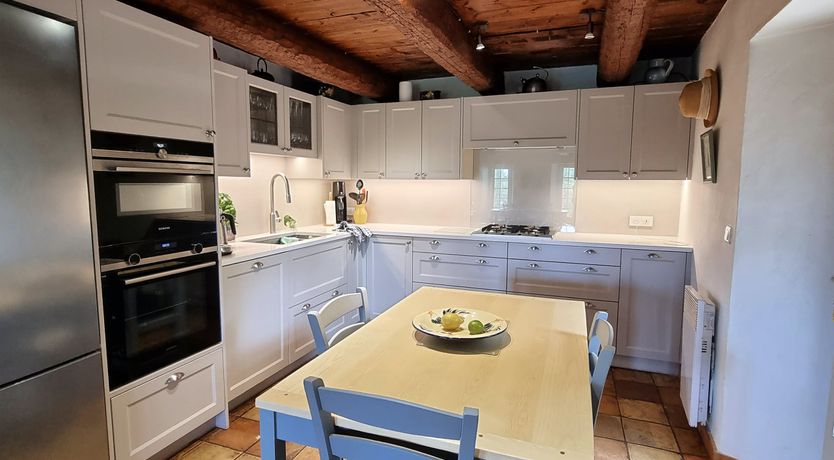 Photo of Champagne & Olive