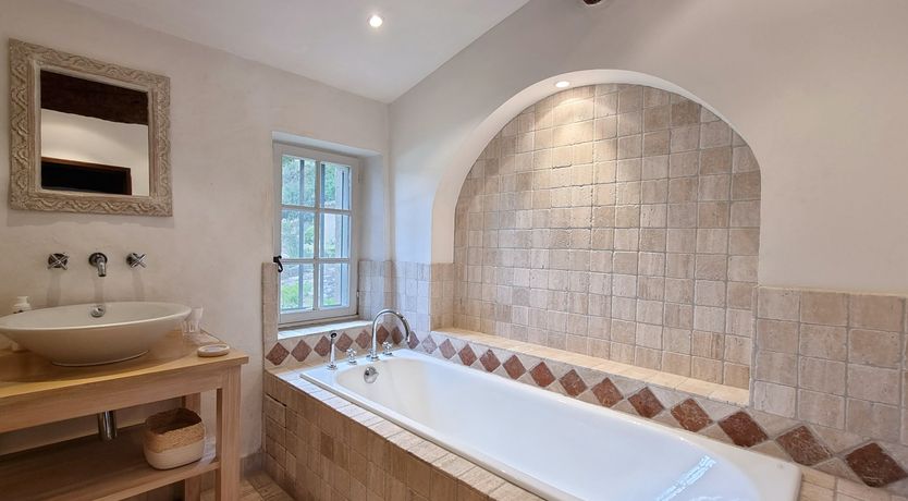 Photo of Champagne & Olive