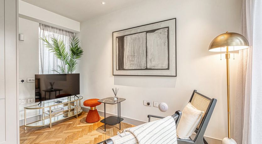 Photo of Glossy Palm Leaf