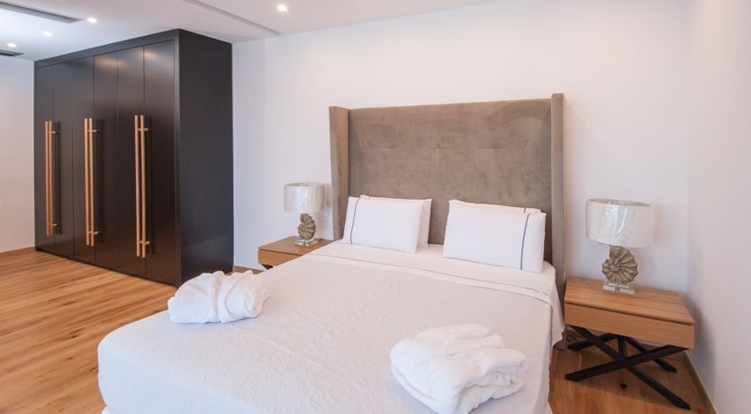 Photo of To The Greek Side