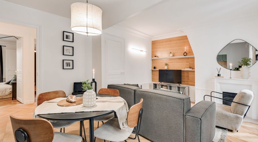 Photo of Parisian Hush