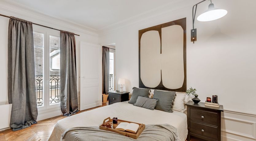 Photo of Parisian Hush