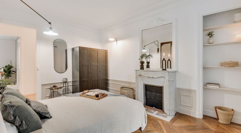 Photo of Parisian Hush