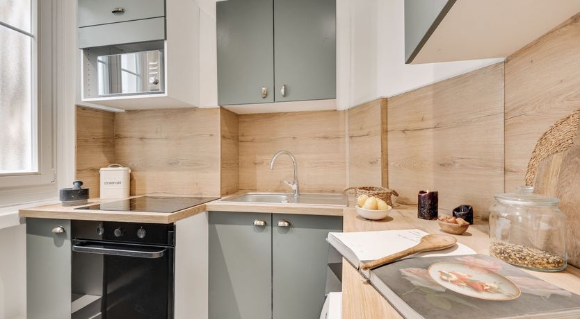 Photo of Parisian Hush