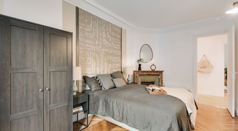 Photo of Parisian Hush