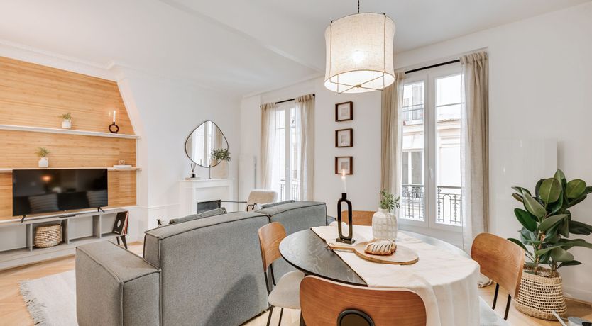 Photo of Parisian Hush