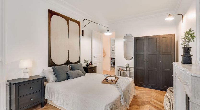 Photo of Parisian Hush