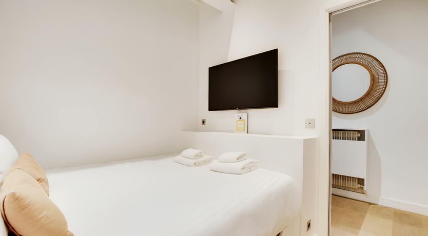 Photo of Modern Parisian