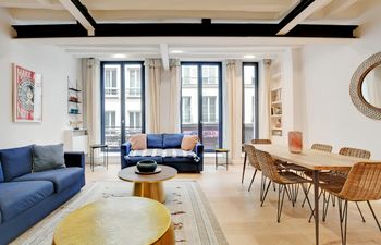 Modern Parisian Holiday Home