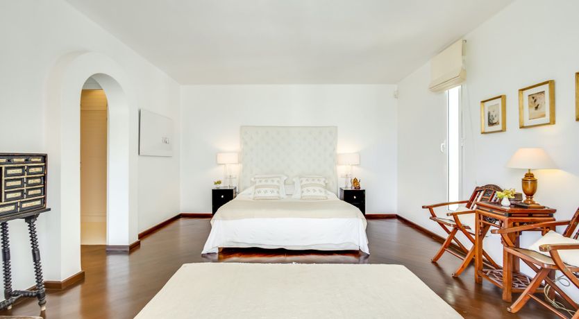 Photo of Peach Perfume