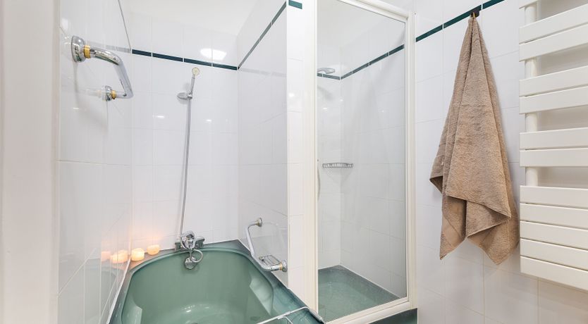 Photo of Pearl & Ivory