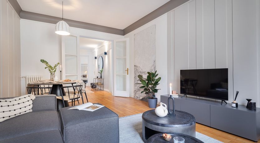 Photo of Pearl & Ivory