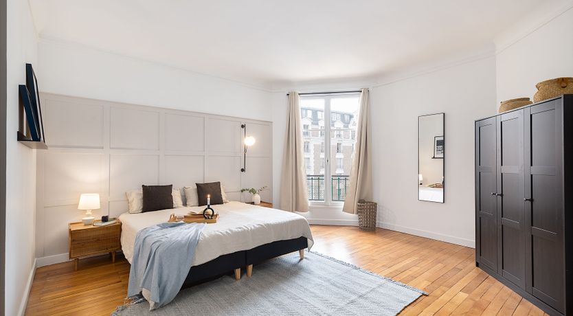 Photo of Pearl & Ivory