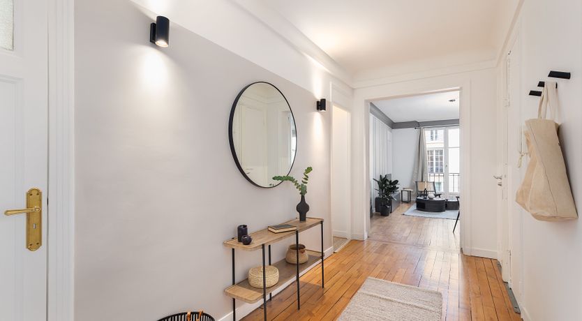 Photo of Pearl & Ivory