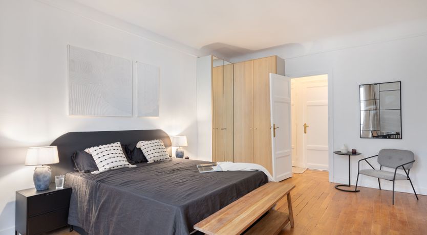 Photo of Pearl & Ivory