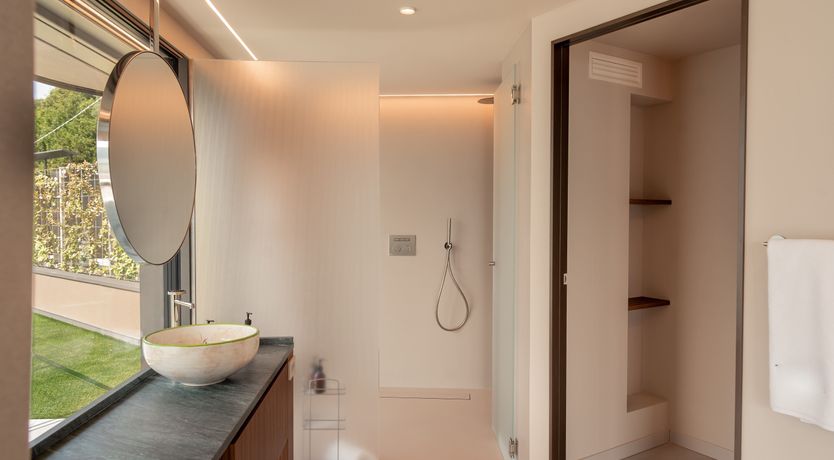 Photo of Ophelia on the Lake