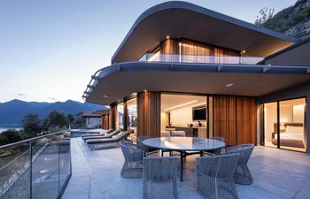 Ophelia on the Lake Holiday Home