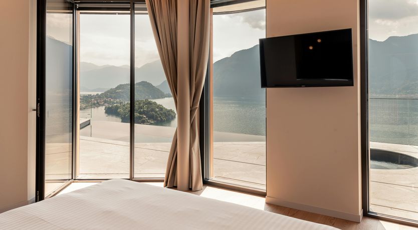 Photo of Ophelia on the Lake