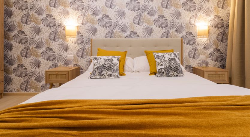 Photo of Splendour in the Suburbs