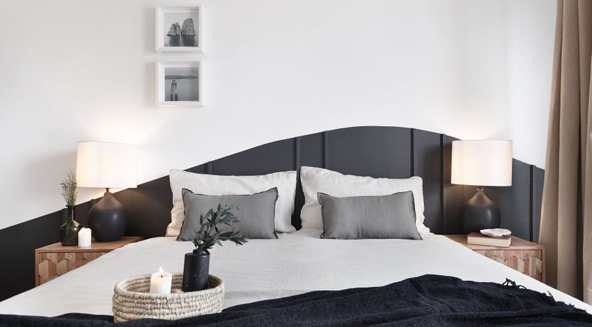 Photo of Charonne Swoon