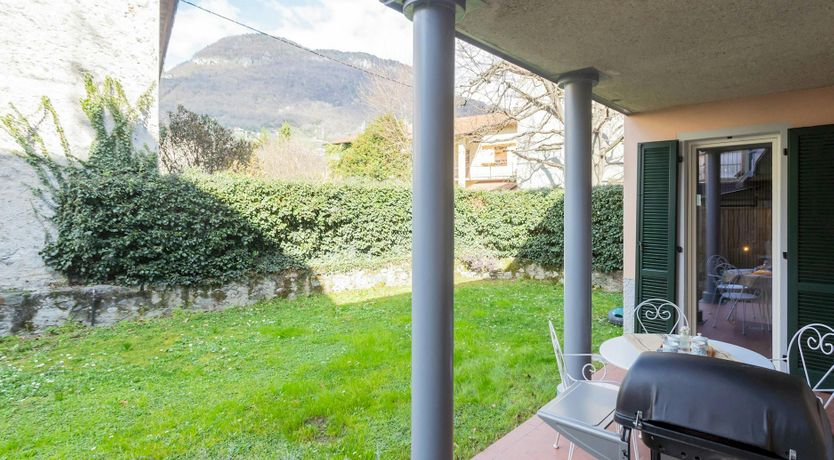 Photo of Lakeside Strolls