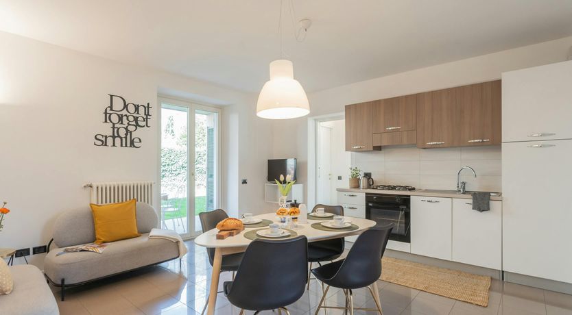 Photo of Lakeside Strolls