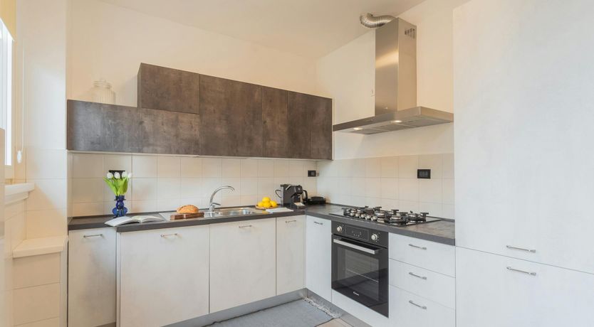 Photo of Lakeside Strolls