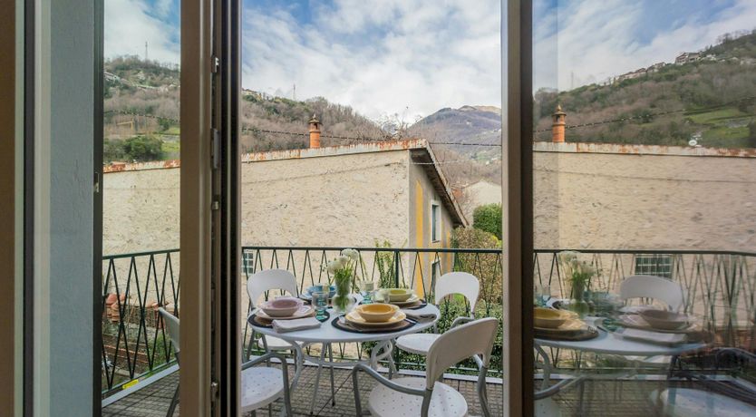 Photo of Lakeside Strolls