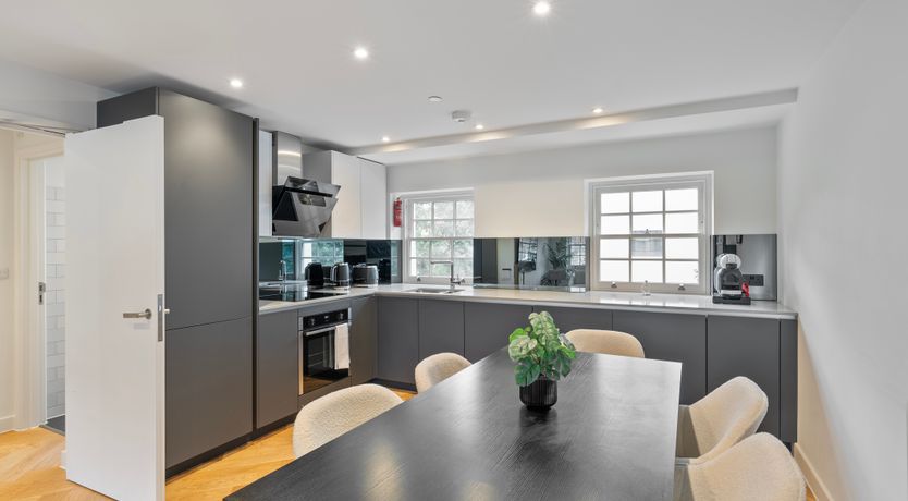 Photo of Metropolitan Midnights