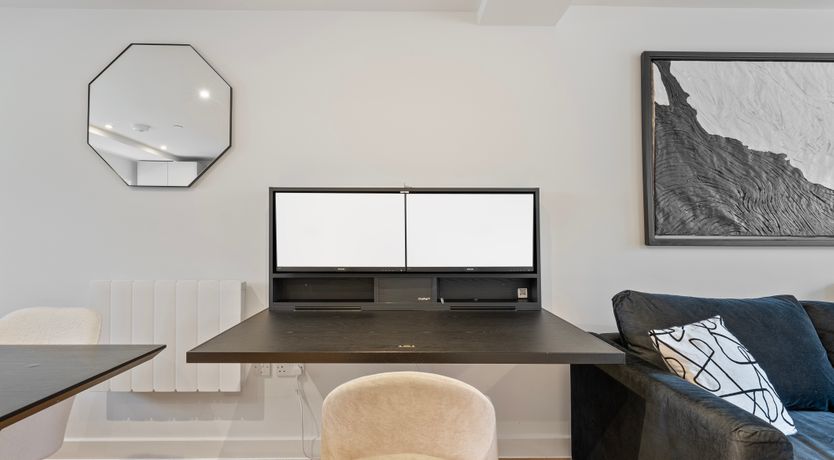 Photo of Metropolitan Midnights