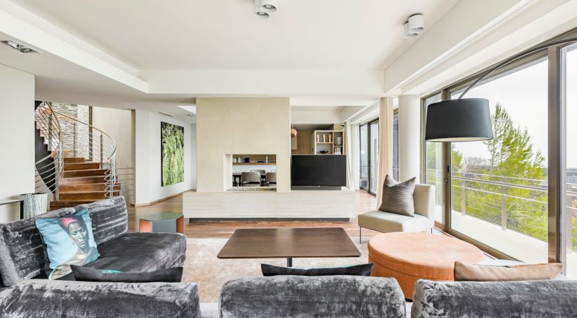 Photo of Strikingly Handsome