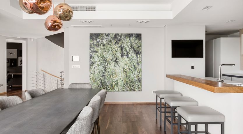 Photo of Strikingly Handsome