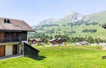 Les Bluets Holiday Home