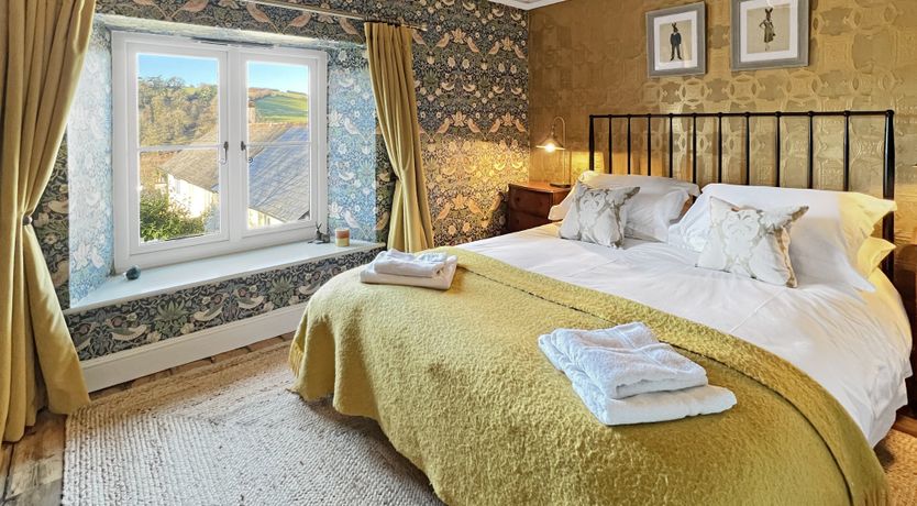 Photo of Hare and Hounds, Exton