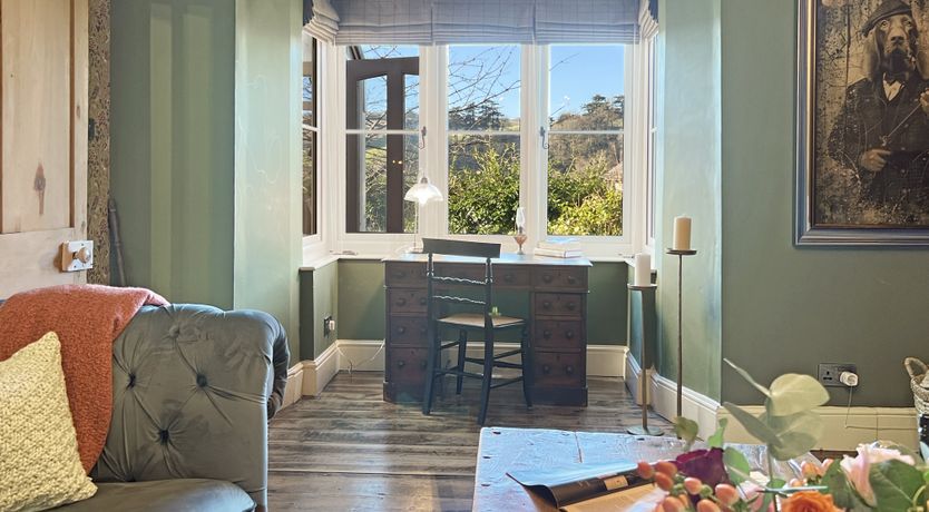 Photo of Hare and Hounds, Exton