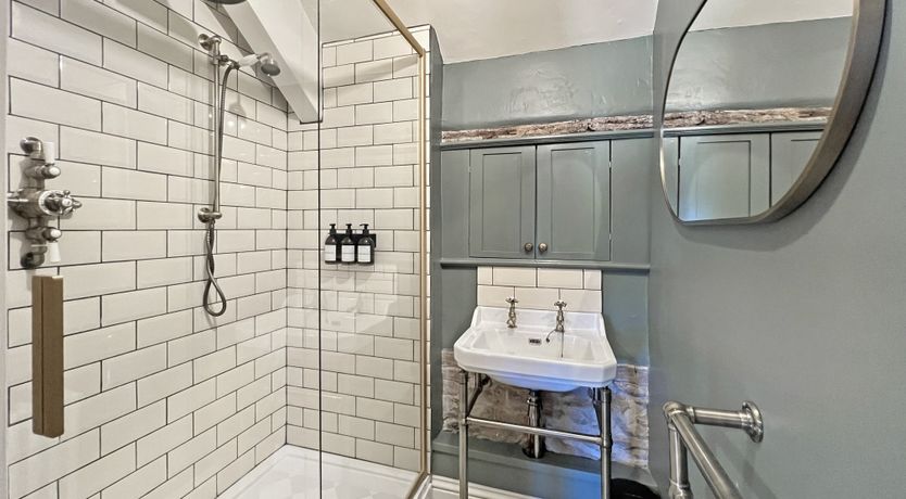 Photo of Hare and Hounds, Exton