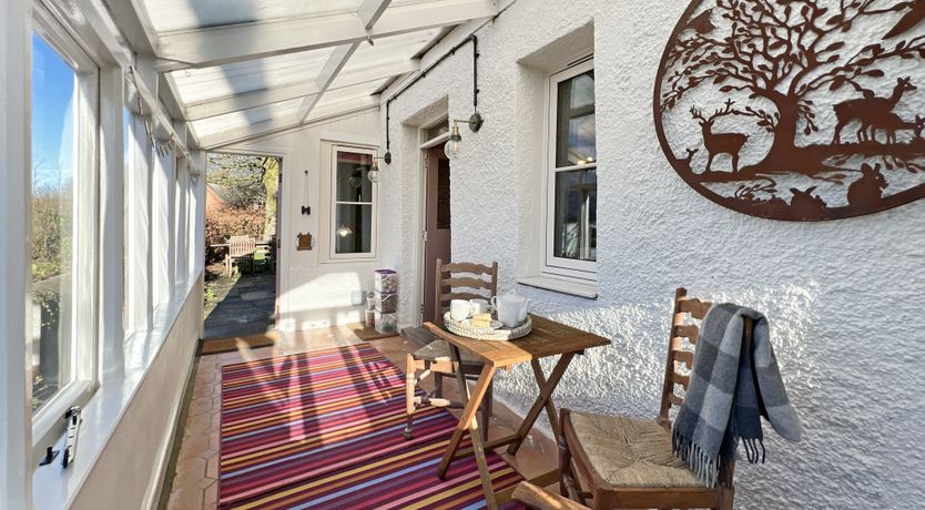 Photo of Hare and Hounds, Exton