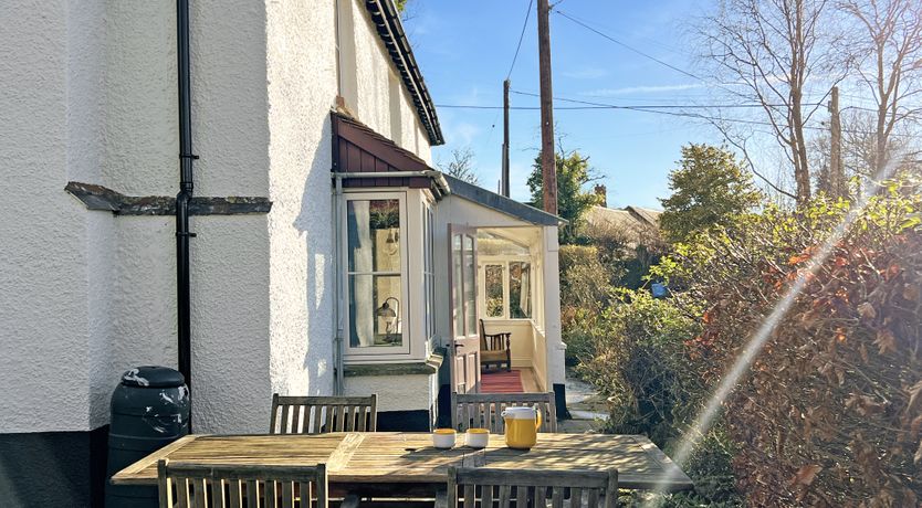 Photo of Hare and Hounds, Exton