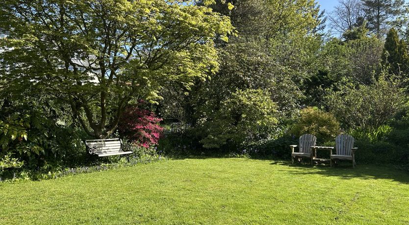 Photo of Hare and Hounds, Exton