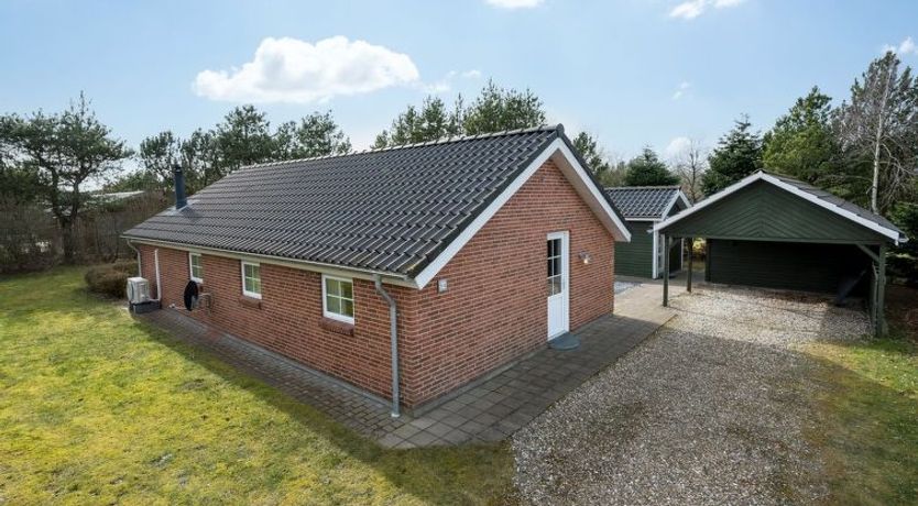 Photo of "Herminia" - 350m to the fjord