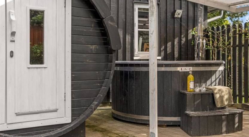 Photo of "Neli" - 850m to the fjord