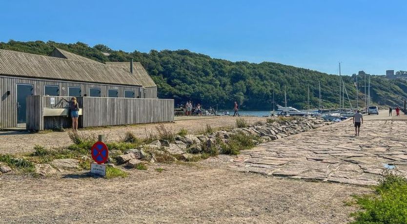 Photo of "Kate" - 300m from the sea