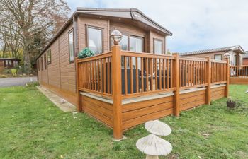 27 Lake View Holiday Home