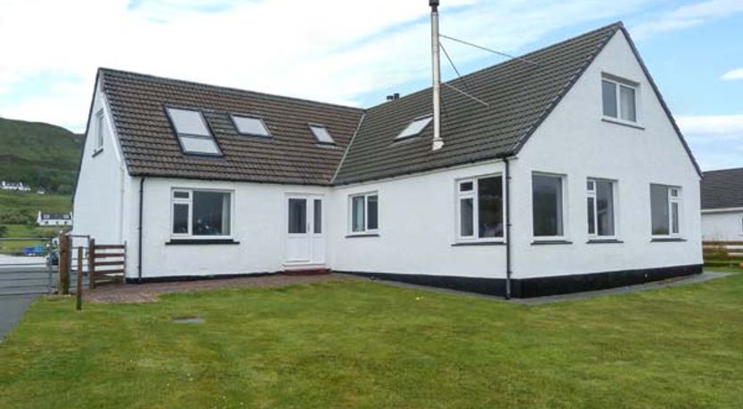 Photo of Ce&oacute;l na Mara