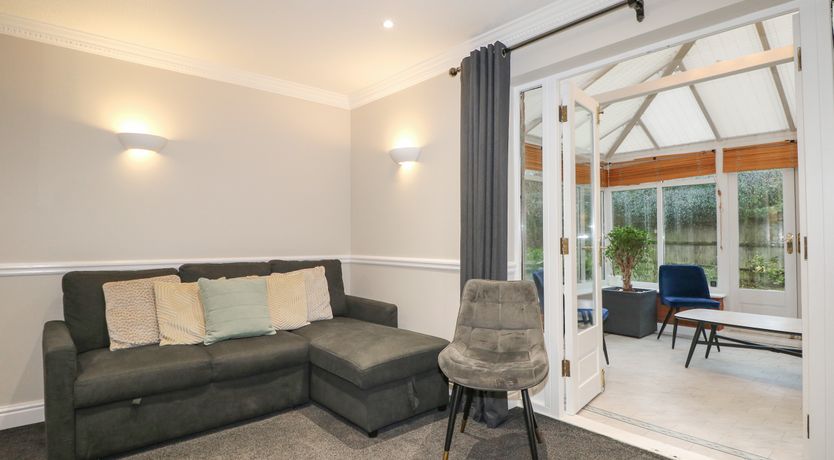 Photo of 25 Saturn Croft