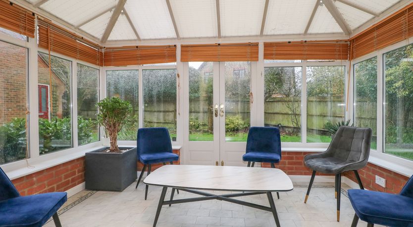 Photo of 25 Saturn Croft