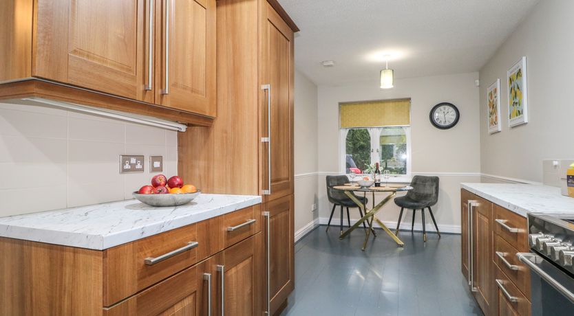 Photo of 25 Saturn Croft