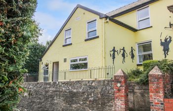 Old Bricklayer's Arms Holiday Home