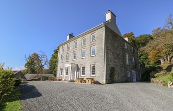 Llwynderw Hall Holiday Home